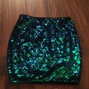 Multichrome sequin miniskirt